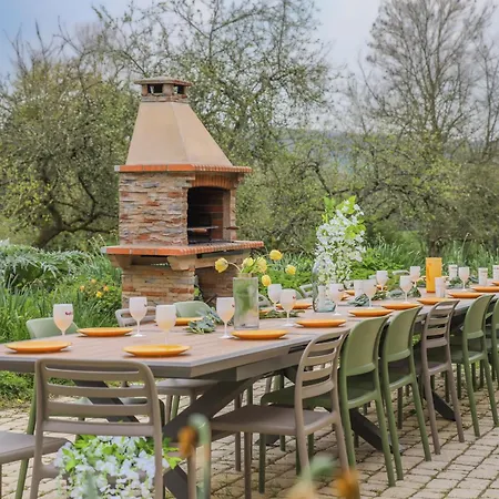 Villa Crazy Les Terres Douces 28 - Heated Pool - Basket - 2h Paris - 31p Saint-Bomer (Eure-et-Loir)